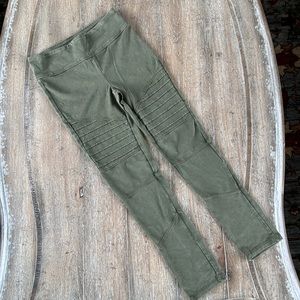 Treasure and Bond leggings NWT